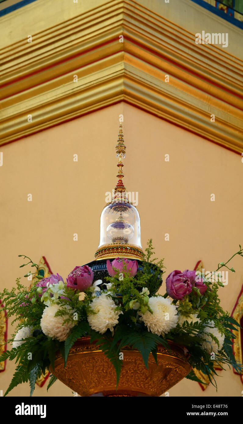 Consécration de la relique de Bouddha au temple bouddhiste thaï Chetawan Banque D'Images