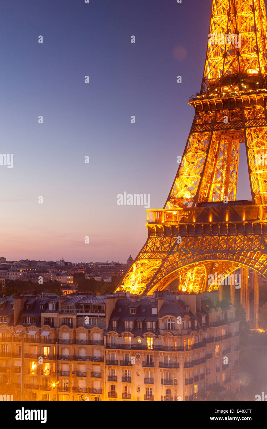 La Tour Eiffel à Paris, France. C'est l'un des endroits les plus visités dans le monde. Banque D'Images