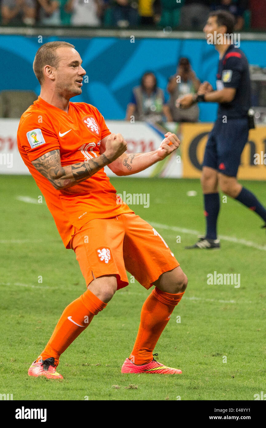 Salvador, Brésil. 5 juillet, 2014. Wesley Sneijder (NED) Football/soccer : Wesley Sneijder Pays-bas célèbre la notation dans un penalty shoot out pendant la Coupe du Monde de la FIFA Brésil 2014 Quart de finale match entre les Pays-Bas 0(4-3)0 Costa Rica à Arena stade Fonte Nova dans Salvador, Brésil . Credit : Maurizio Borsari/AFLO/Alamy Live News Banque D'Images