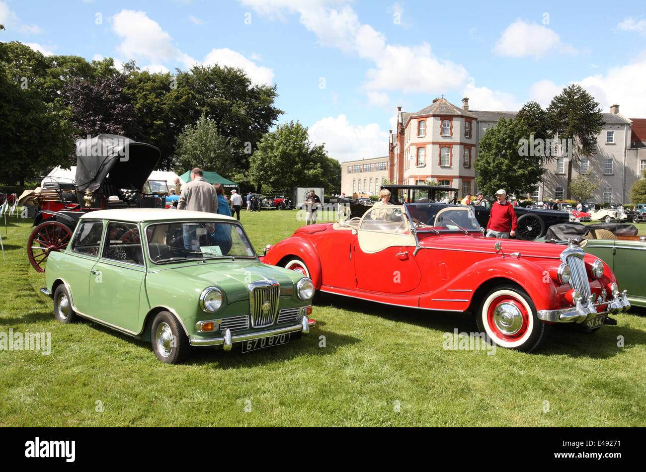 Terenure Classic et Vintage car show 2014 Dublin, doté d''une forte tour hors de Riley de voitures tout au long des années. Terenure est l'un des plus grand rassemblement de voitures anciennes et classiques, c'est sa 23e année consécutive. Crédit : Ian Shipley/Alamy Live News Banque D'Images