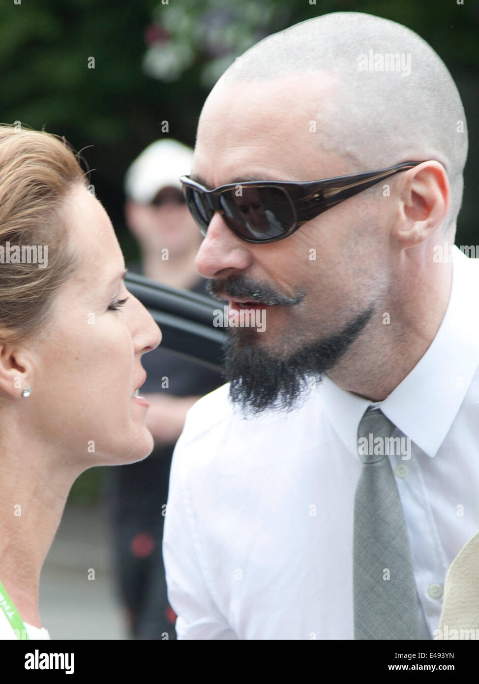 Wimbledon Londres, Royaume-Uni. 6 juillet 2014. L'acteur australien Hugh Jackman arrive pour la finale du tournoi 2014 au All England Lawn Tennis Club Banque D'Images