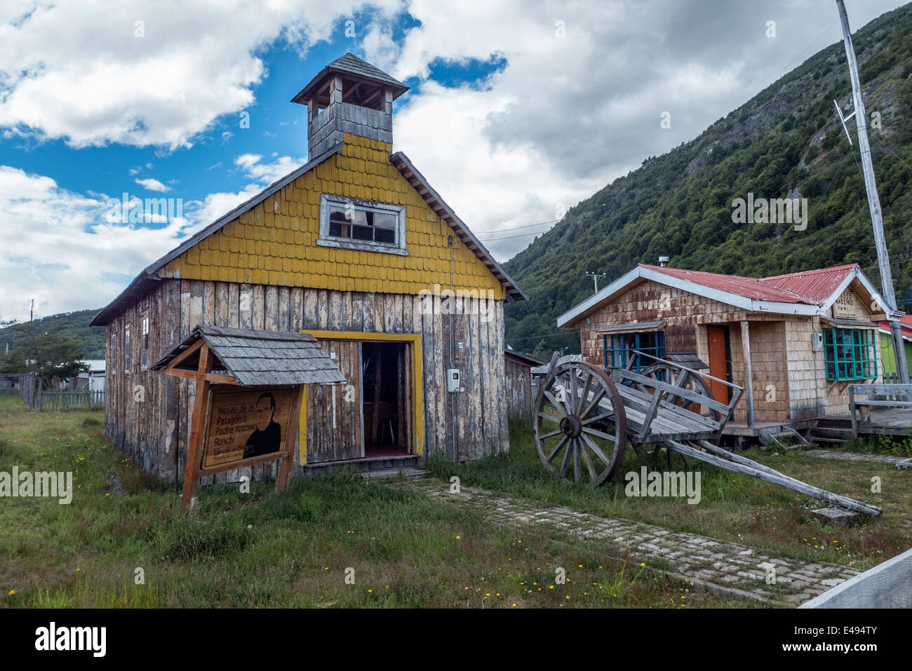 Vue sur la rue de la Villa O'Higgins, le point le plus sud de la Carretera Austral, Chili Banque D'Images
