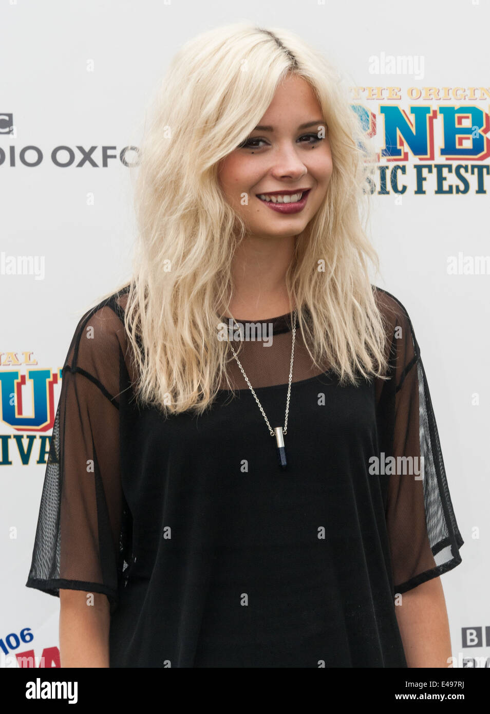 Lindberg Nina Nesbitt actuellement en tournée son 'Album' peroxyde Banque D'Images