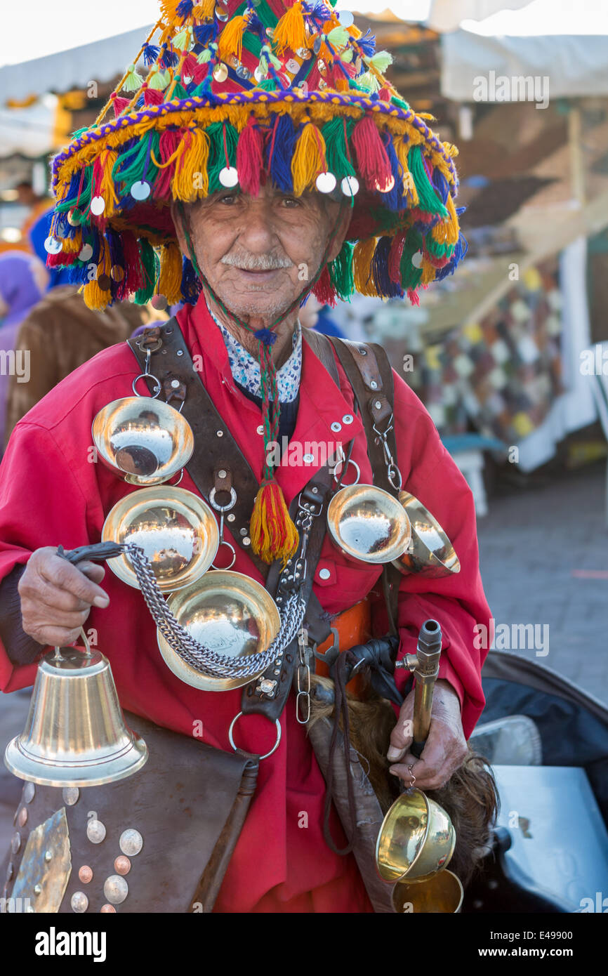Marrakech morocco traditional dress local Banque de photographies et  d'images à haute résolution - Alamy