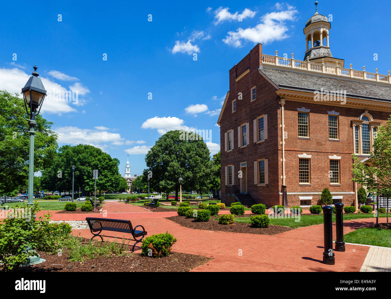 Le Old State House sur le Livre vert à la recherche vers le Delaware State Capitol Hall (législatif), Dover, Delaware, USA Banque D'Images