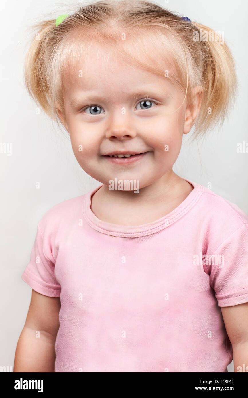 Portrait d'une petite fille blonde Banque D'Images