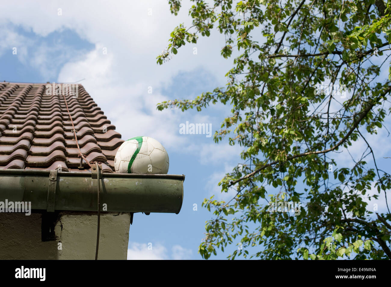 Gouttière de toit en football Banque D'Images