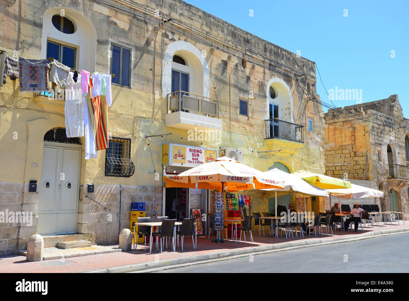 Petit port cafe, Marsaxlokk, Malte, District du sud-est, région Xlokk République de Malte Banque D'Images