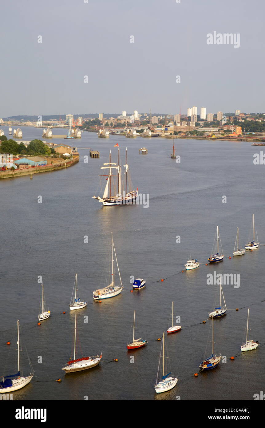 Bateau à voile sur la Tamise, Londres, Angleterre, Royaume-Uni, Europe Banque D'Images