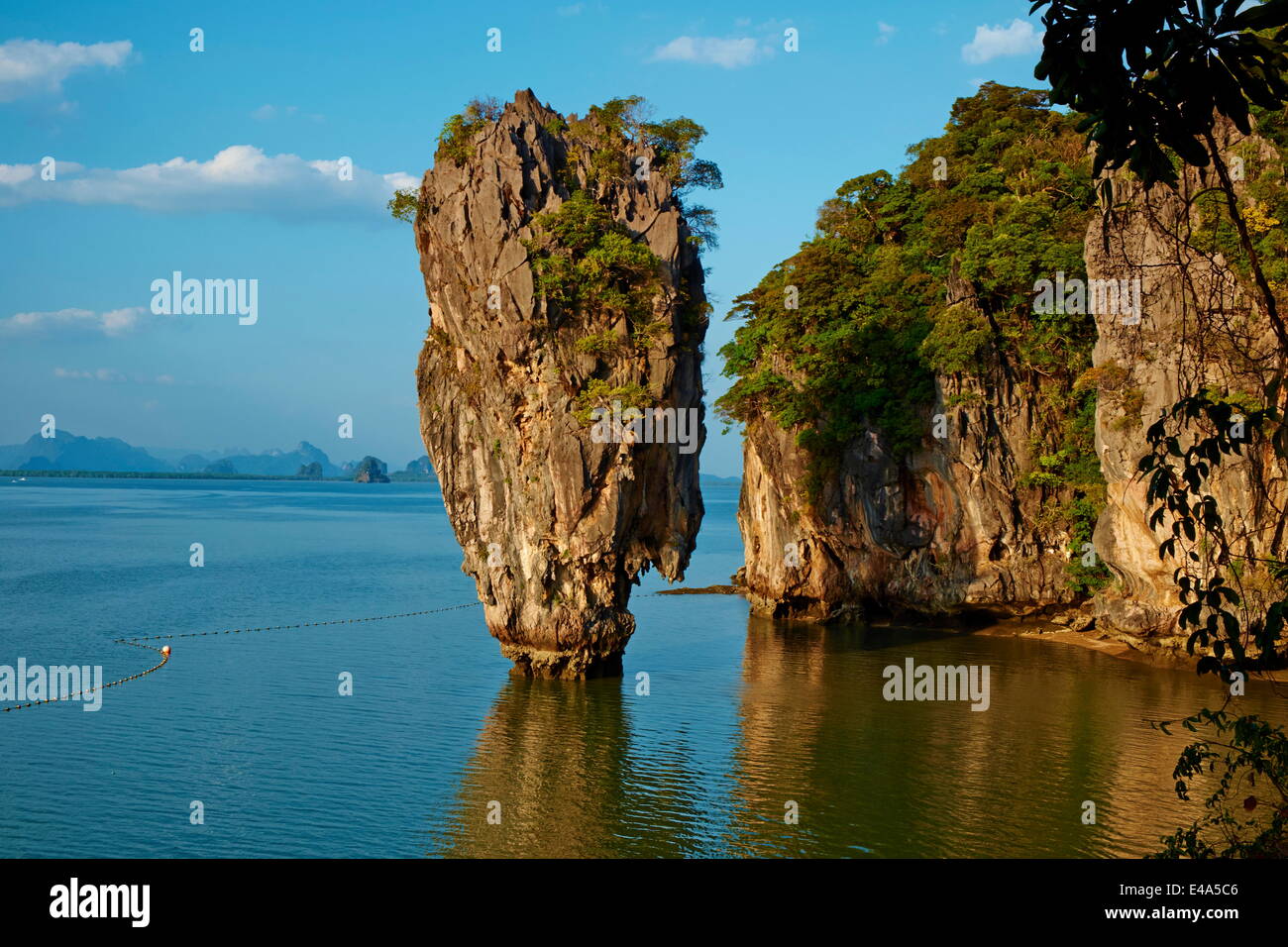 La baie de Phang Nga, Parc National Ao Phang Nga, Khao Ko Phing Kan Île, Ko Tapu Rock, province de Krabi, Thaïlande, Asie du Sud-Est Banque D'Images