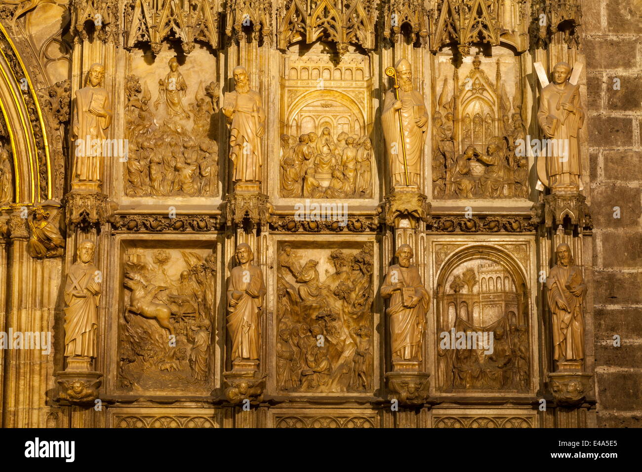 Sculptures sur pierre dans le Saint-Graal de la Cathédrale Métropolitaine de l'Assomption de Notre-Dame de Valence, Valence, Espagne Banque D'Images