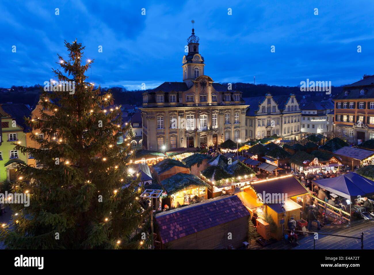 Foire de Noël, la mairie et la Place du marché, Schwaebisch Hall, Hohenlohe, Baden Wurtemberg, Allemagne, Europe Banque D'Images