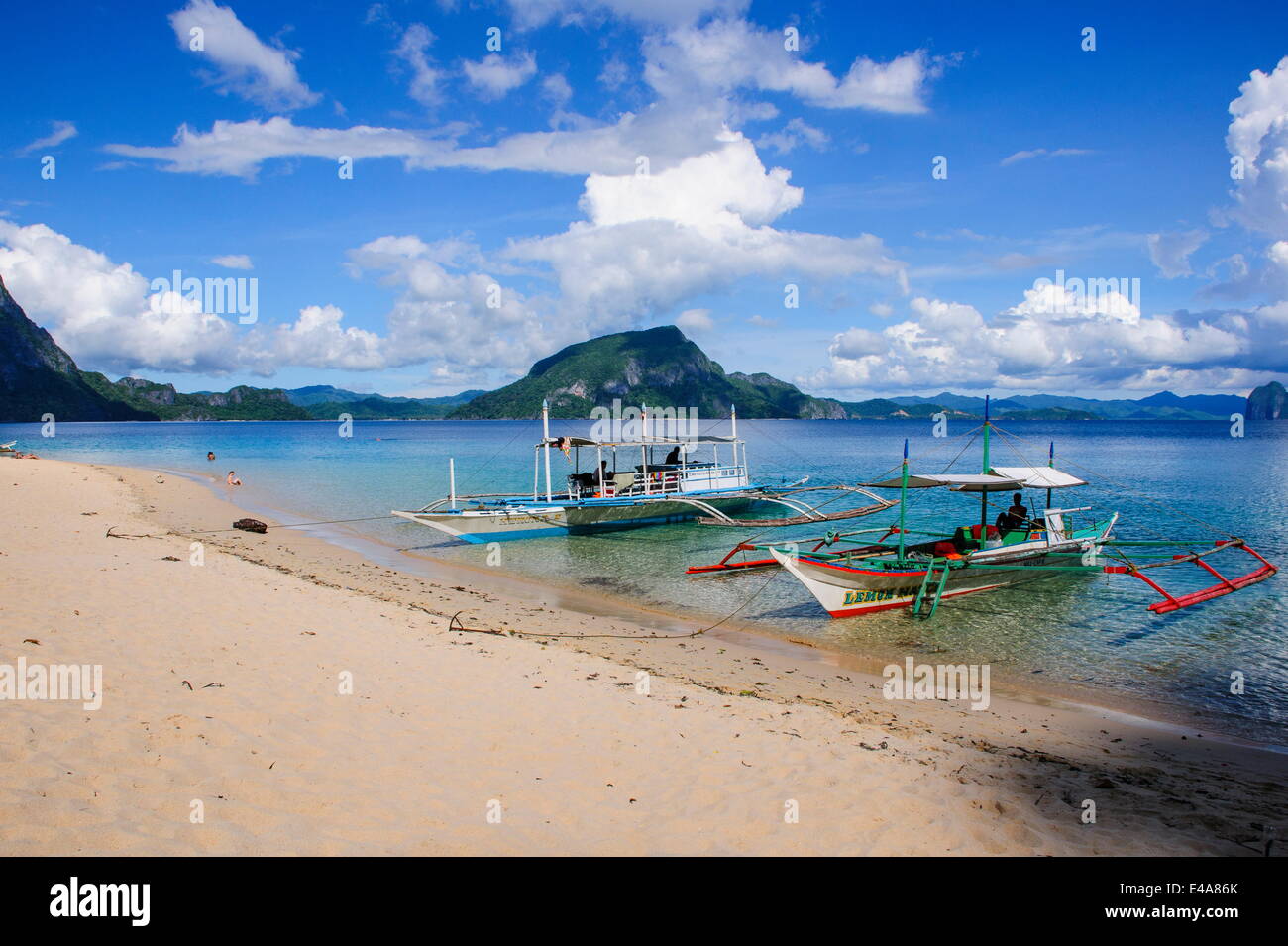 Longue plage de sable à l'Bacuit archipelago, Palawan, Philippines, Asie du Sud, Asie Banque D'Images
