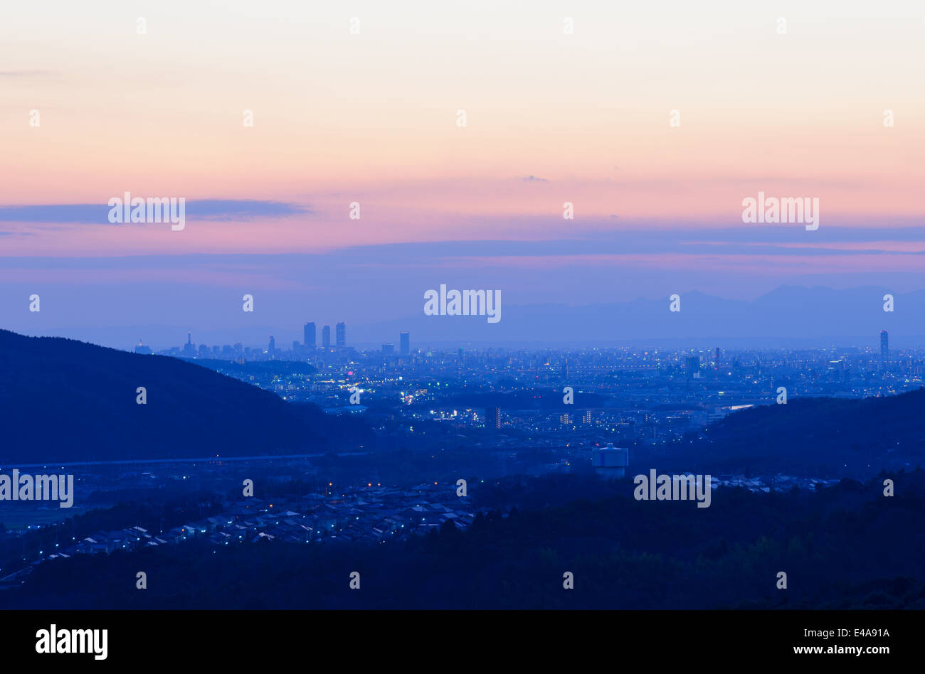 La ville de Nagoya au crépuscule Banque D'Images