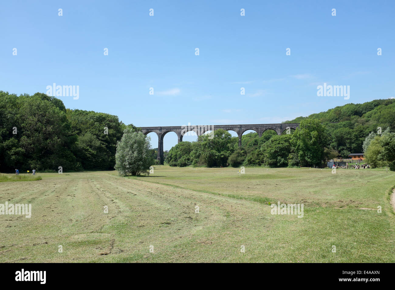 Porthkerry Viaduc Ferroviaire et Porthkerry Park près de Barry Galles du Sud Banque D'Images