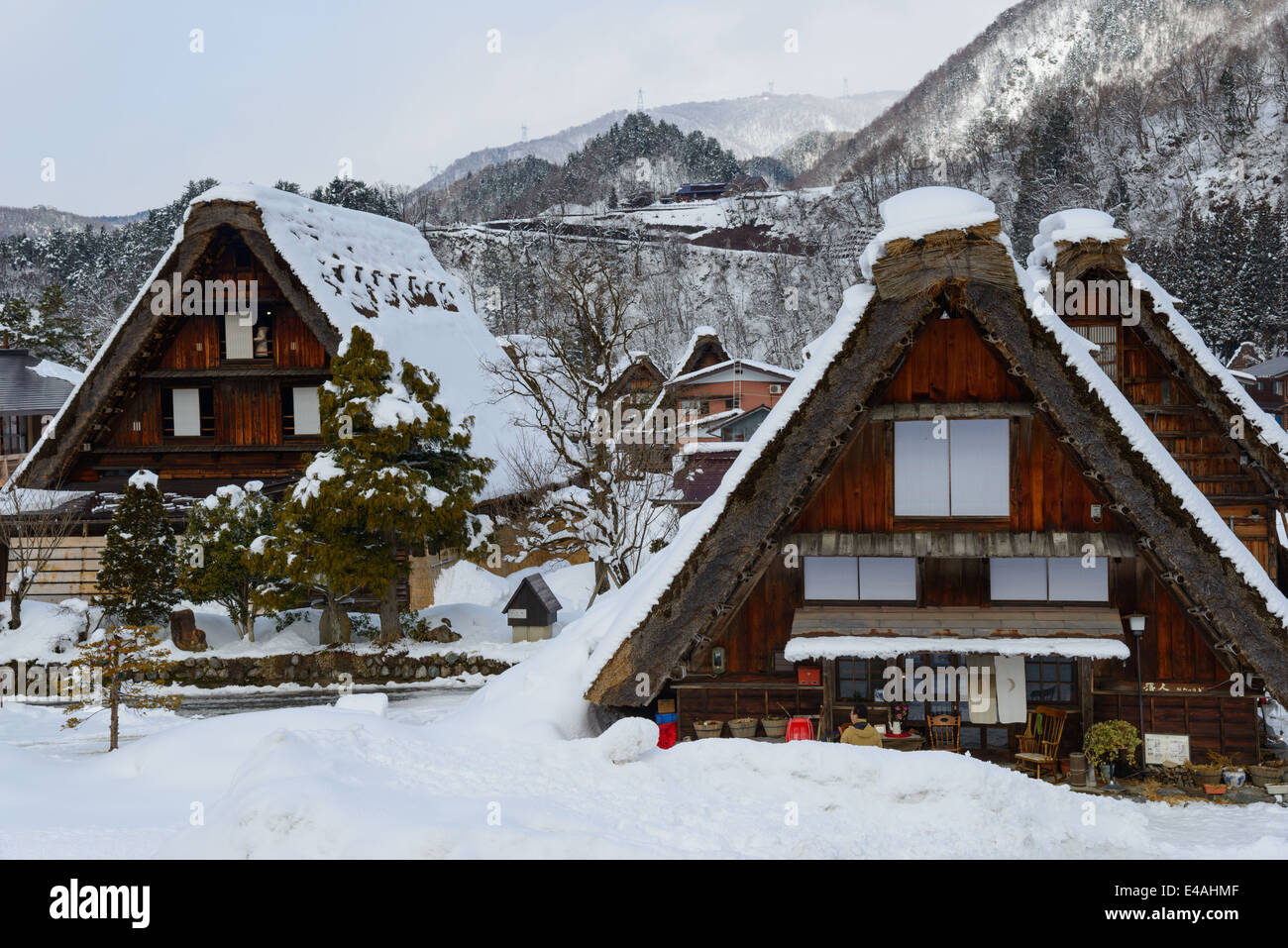 Village historique de Shirakawa-go en hiver Banque D'Images