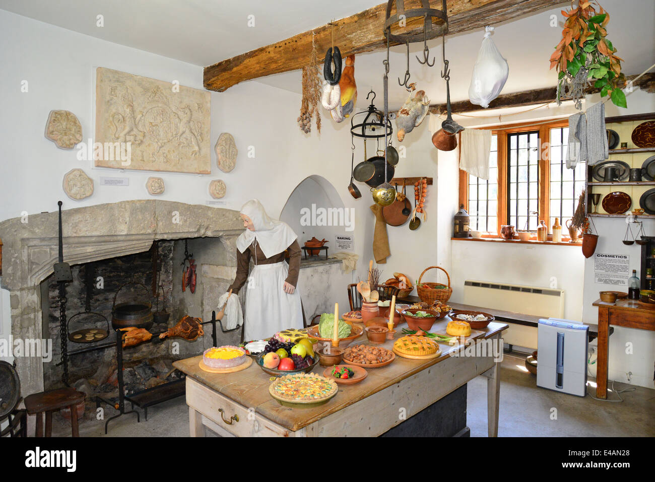 Cuisine de style Tudor, Totnes Elizabethan House Museum, Fore Street, TOTNES, Devon, District South Ham, Angleterre, Royaume-Uni Banque D'Images