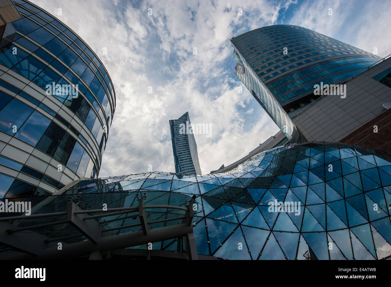 Les gratte-ciel modernes dans le centre de Varsovie. Banque D'Images