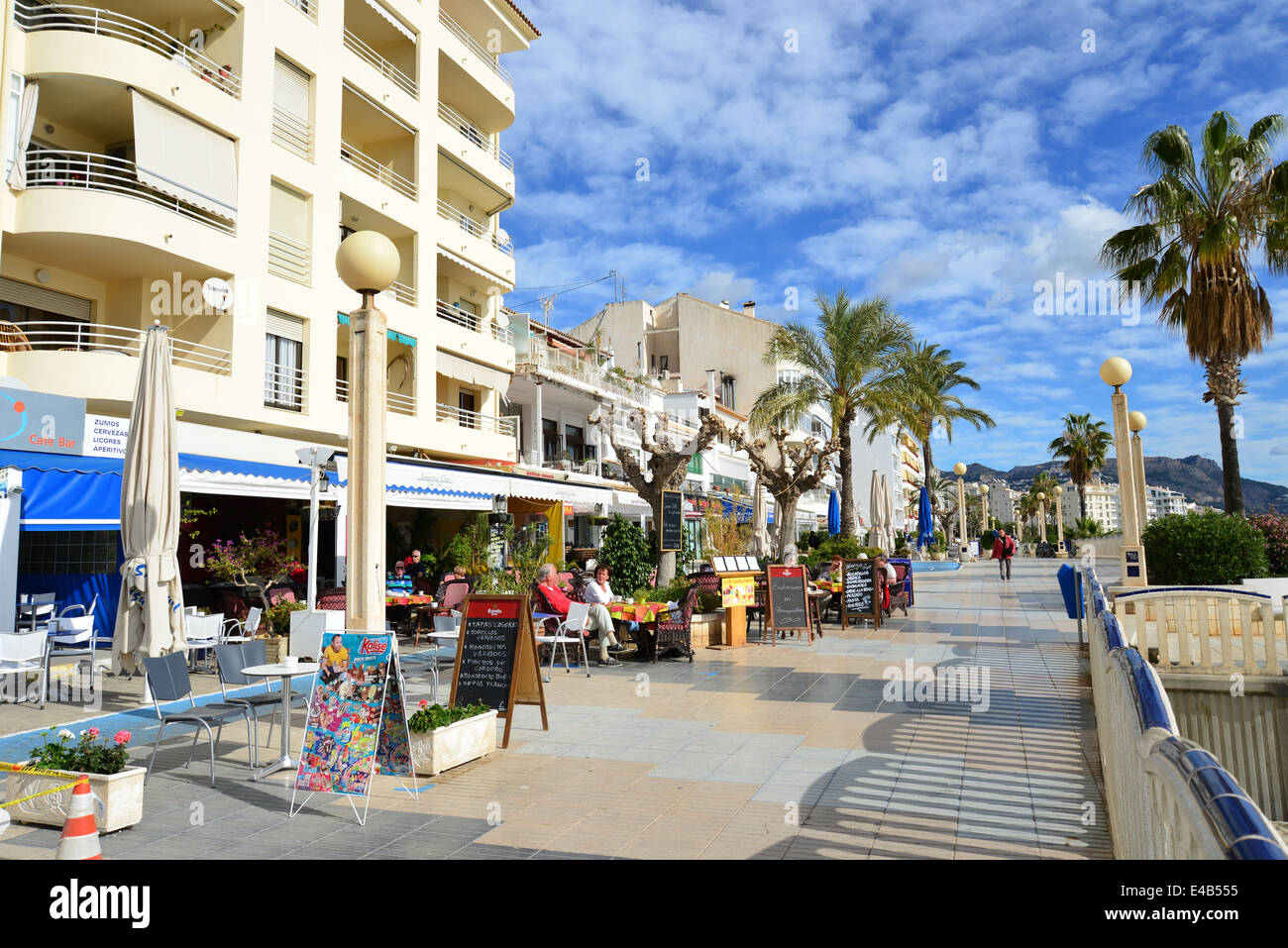 Promenade du front de mer, Altea, Costa Blanca, Alicante Province, Royaume d'Espagne Banque D'Images