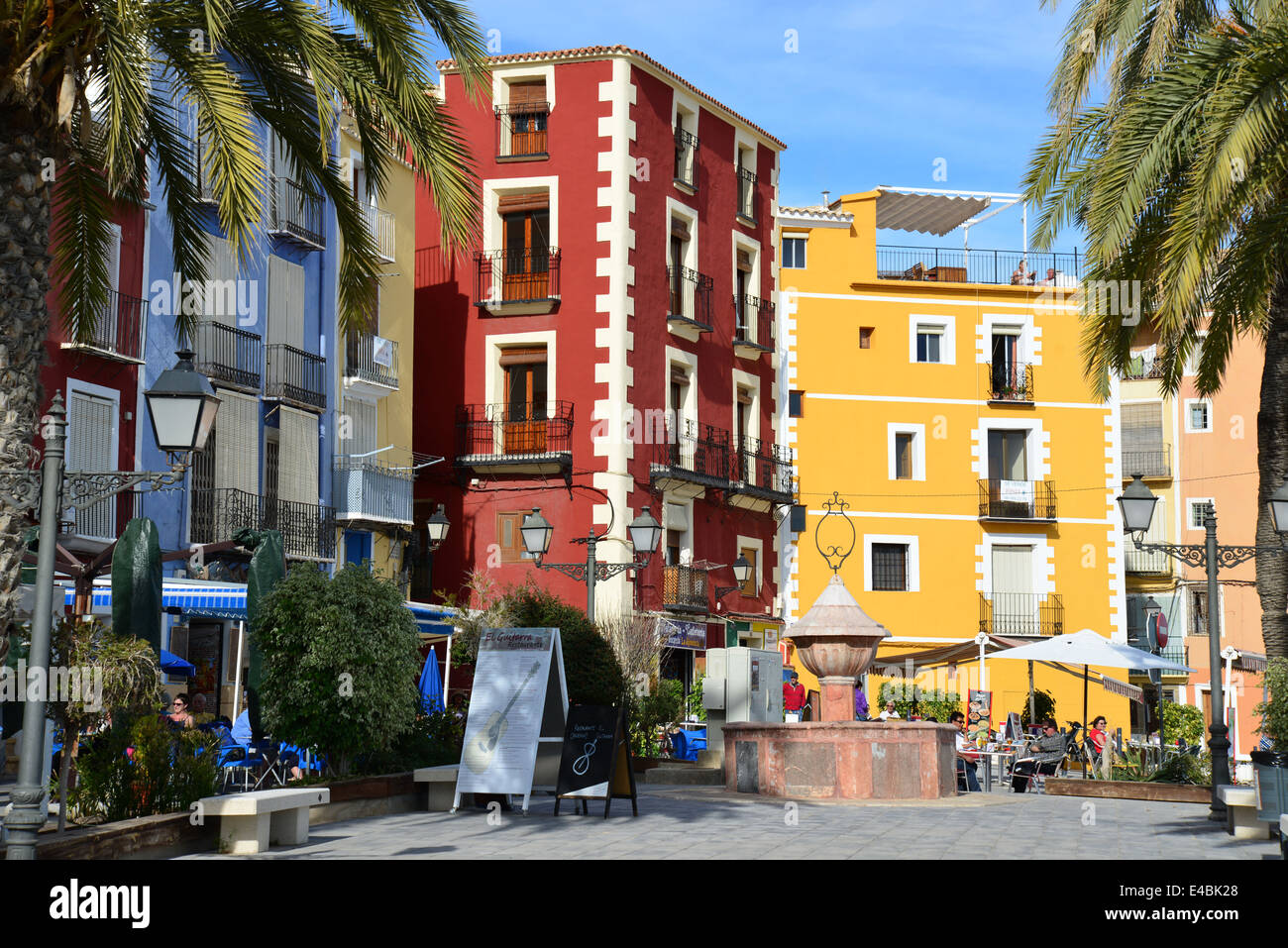 Restaurants en bord de mer, La Vila Joiosa (Villajoyosa), Costa Blanca, Alicante Province, Royaume d'Espagne Banque D'Images