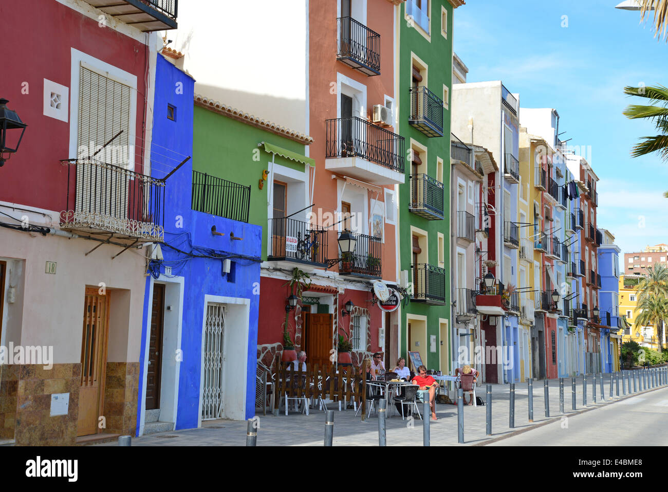 Maisons colorées, La Vila Joiosa (Villajoyosa), Costa Blanca, Alicante Province, Royaume d'Espagne Banque D'Images