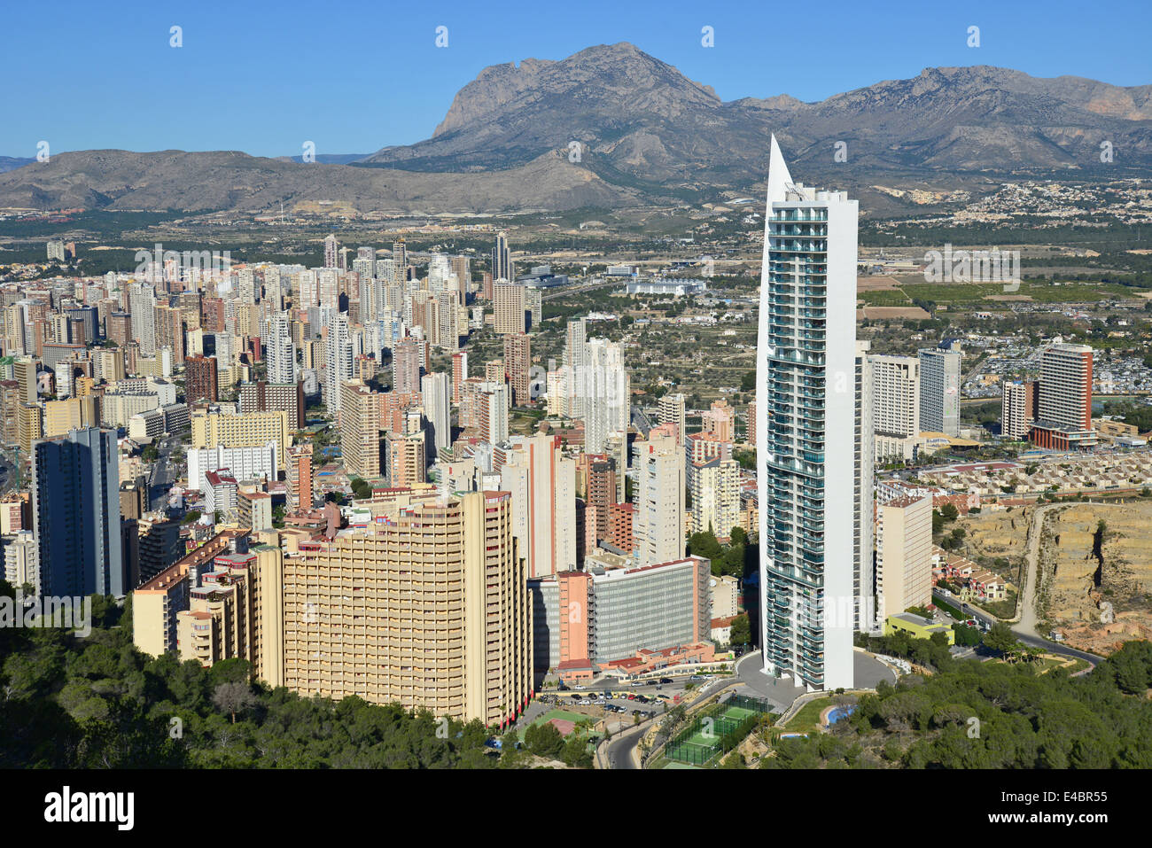 Avis de recours de La Cruz de Benidorm, Benidorm, Costa Blanca, Alicante Province, Royaume d'Espagne Banque D'Images