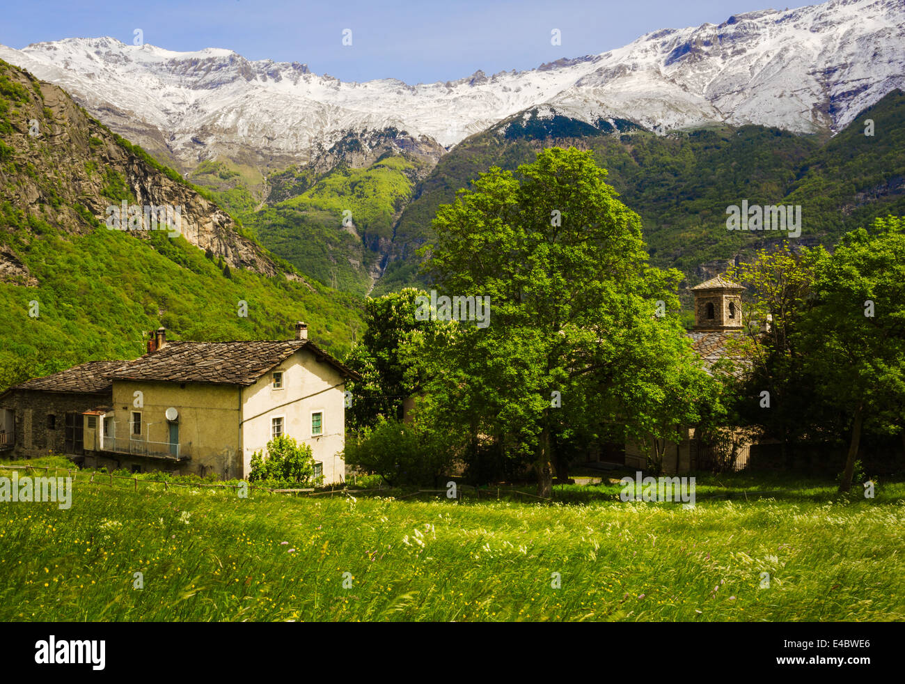 Novalesa dans la vallée de Suse, en Italie. Banque D'Images