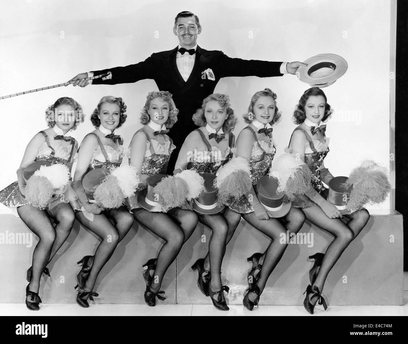 Virginia Grey, Lorraine Krueger, Joan Marsh, Clark Gable, Virginia Dale, Paula Stone, Bernadene Stromberg, Portrait publicitaire pour le film, 'idiot's Delight', 1939 Banque D'Images