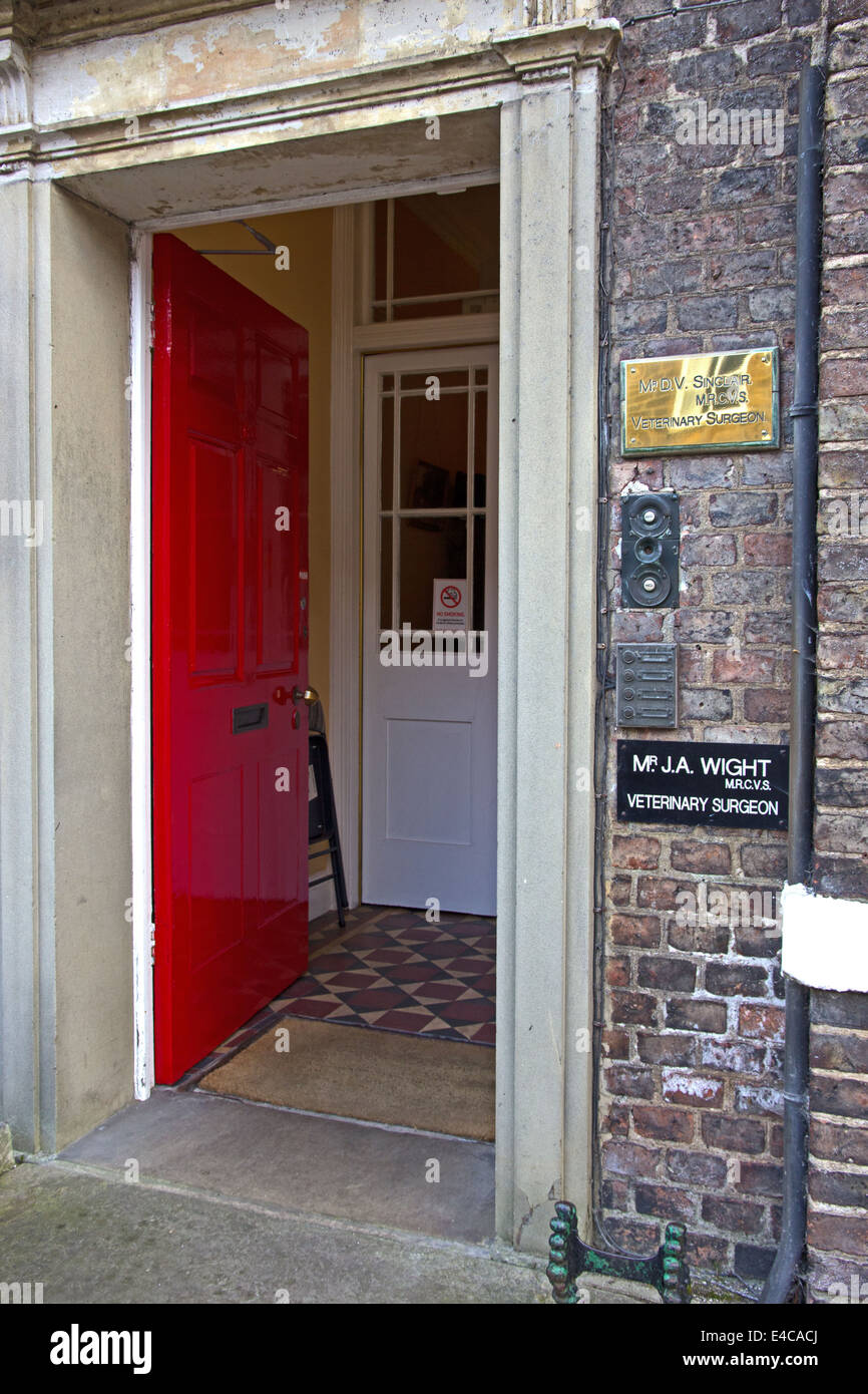 Entrée au cabinet vétérinaire de Jim Wight, auteur de James Herriot livres, Thirsk, North Yorkshire Banque D'Images