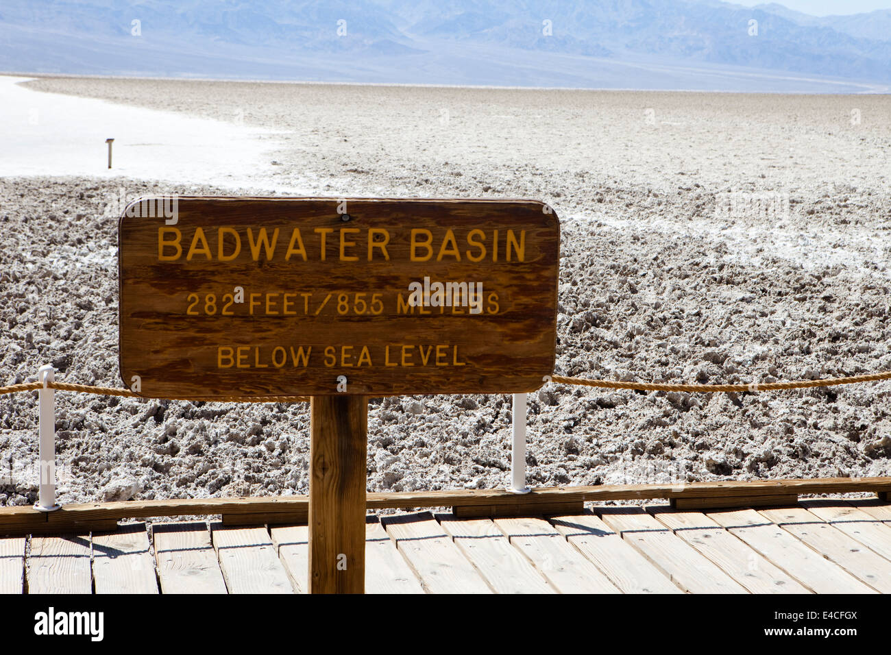 Le bassin de Badwater, Death Valley, California, USA Banque D'Images