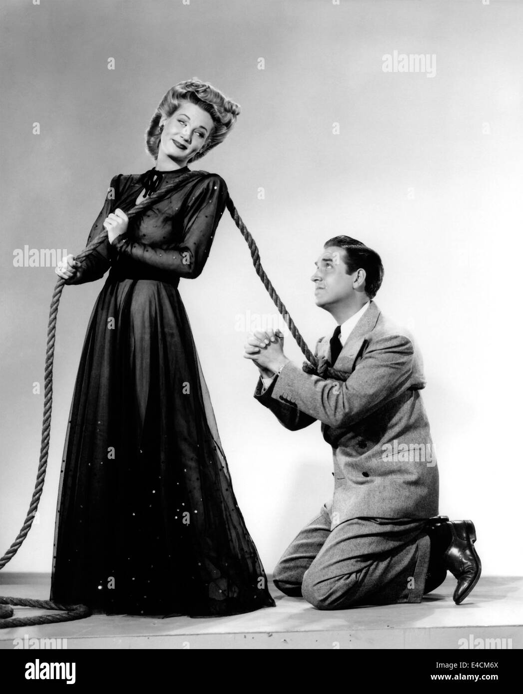 Son homme primitif 1944 Universal film avec Louise Allbritton et Robert Paige Banque D'Images