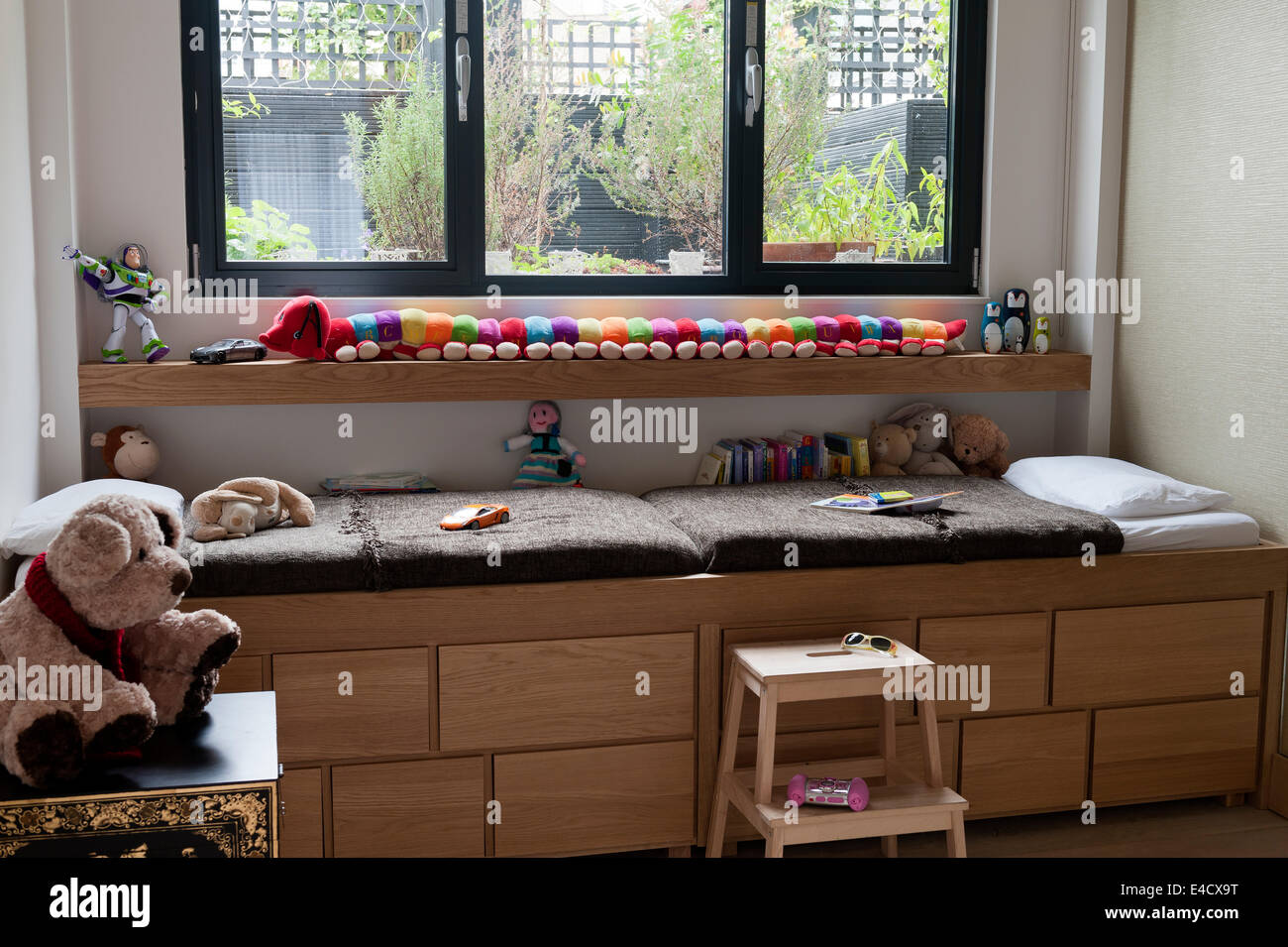 Hana chêne commode par Habitat en salle de jeux pour enfants Photo Stock -  Alamy