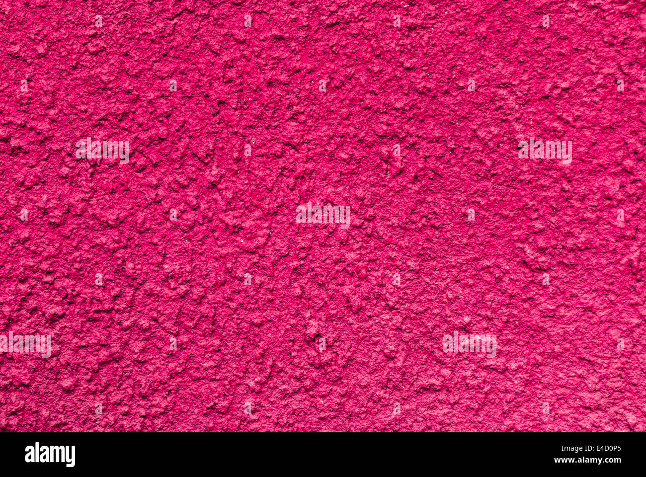 Mur de béton rugueux Magenta/ Fond de texture. Banque D'Images