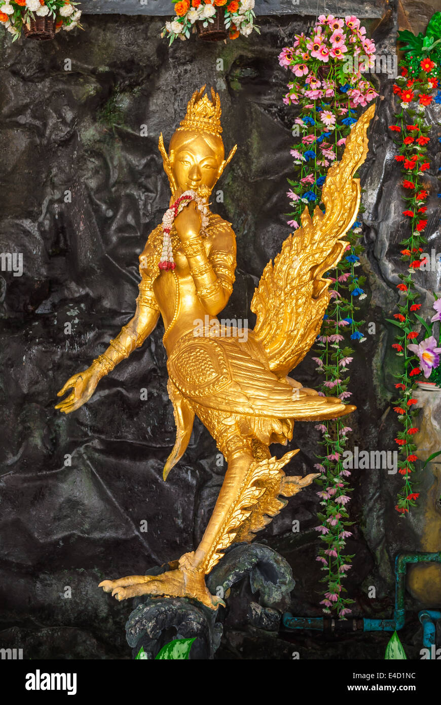 Half-Bird Half-Woman Golden Kinnara, la Figure. Banque D'Images