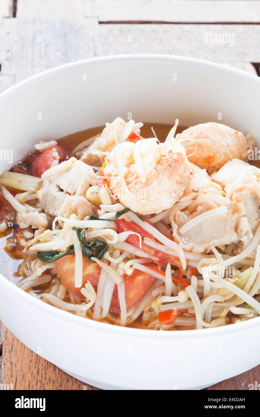 Haricot germé et sauté de tomates avec le tofu, stock photo Banque D'Images