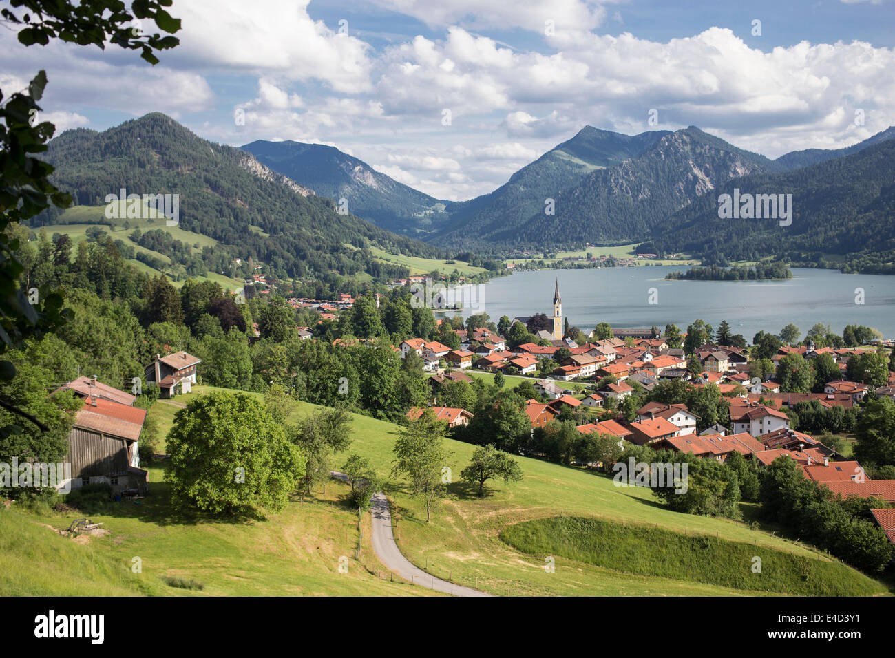 Avis de Schliersee dans l'été, de Oberiss, Haute-Bavière, Bavière, Allemagne Banque D'Images