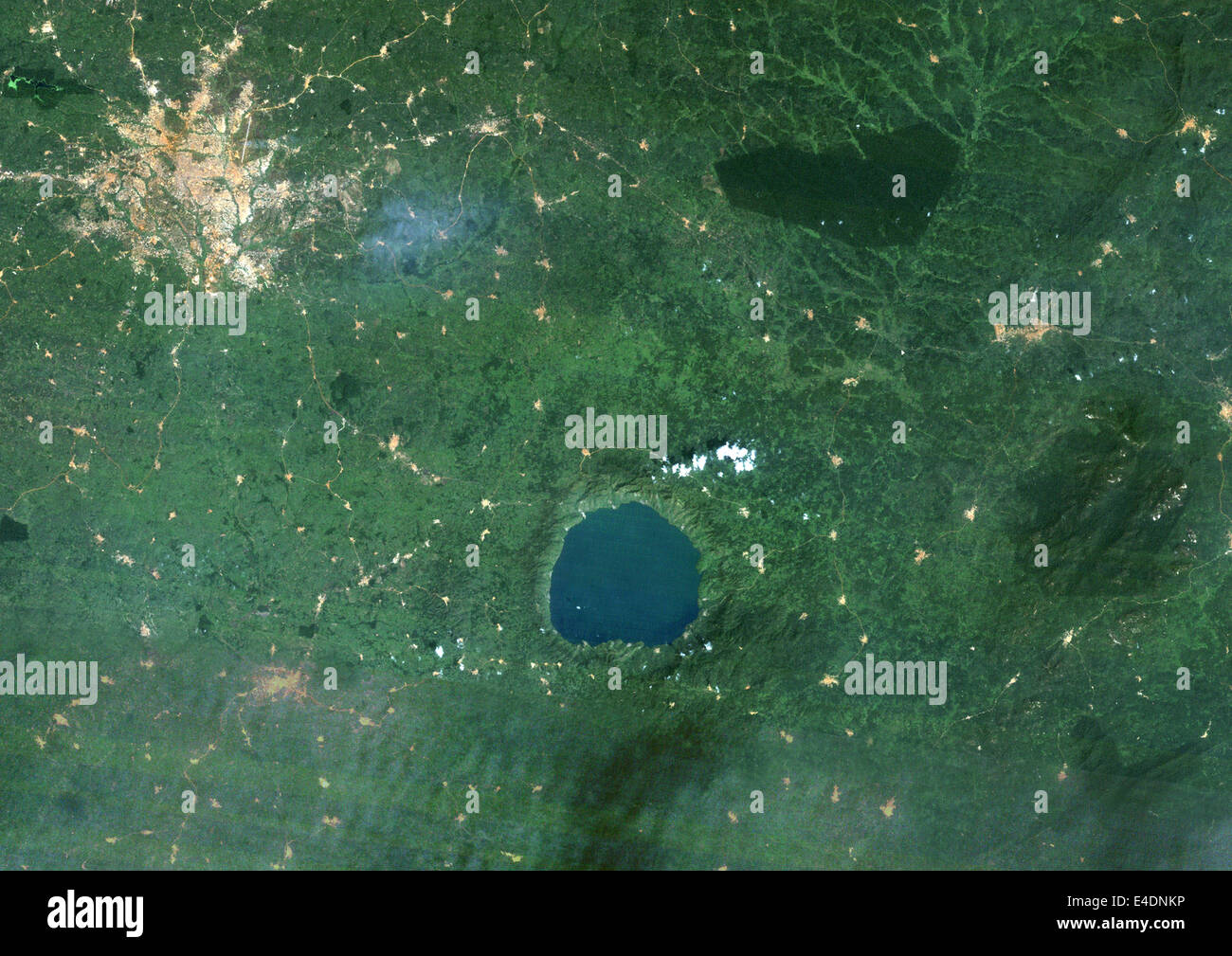 Bosumtwi Meteor cratère d'Impact, Ghana, True Color Image satellite. Image satellite de couleur vraie structure d'impact de Bosumtwi, Gha Banque D'Images