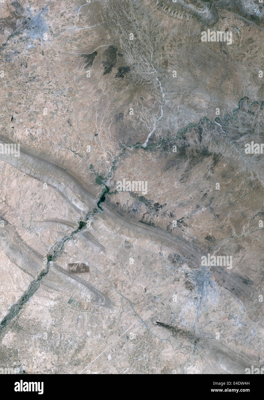 L'extraction du pétrole, l'Irak, Kirkouk, True Color Image satellite. L'extraction du pétrole dans la région de Kirkouk, à 250 km au nord de Bagdad ; d Banque D'Images