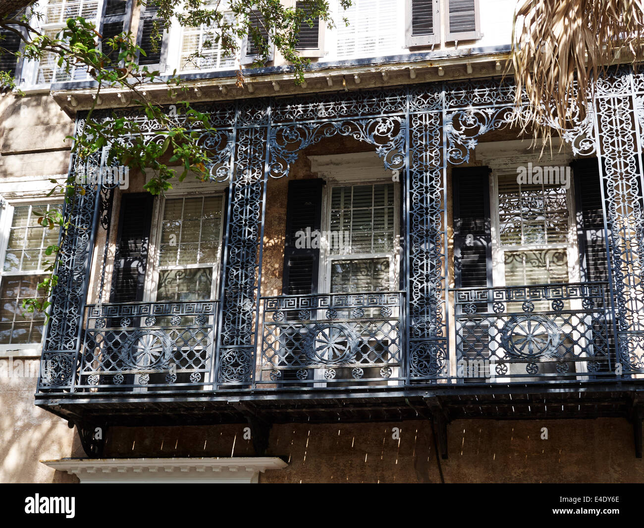 Historic Charleston House at 8, Rue de la réunion. La maison Tucker-Ladson a été construit vers 1783. Élaborer des balcons en fer forgé Banque D'Images