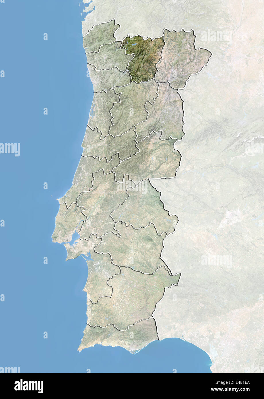 Le Portugal et le district de Vila Real, image satellite avec effet de choc Banque D'Images