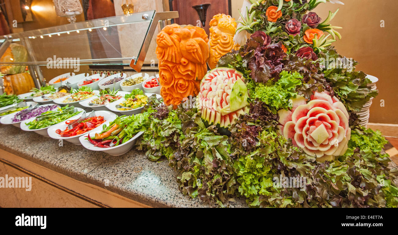 Sélection de salades affichage à l'hôtel de luxe le buffet au restaurant de l'hôtel Banque D'Images