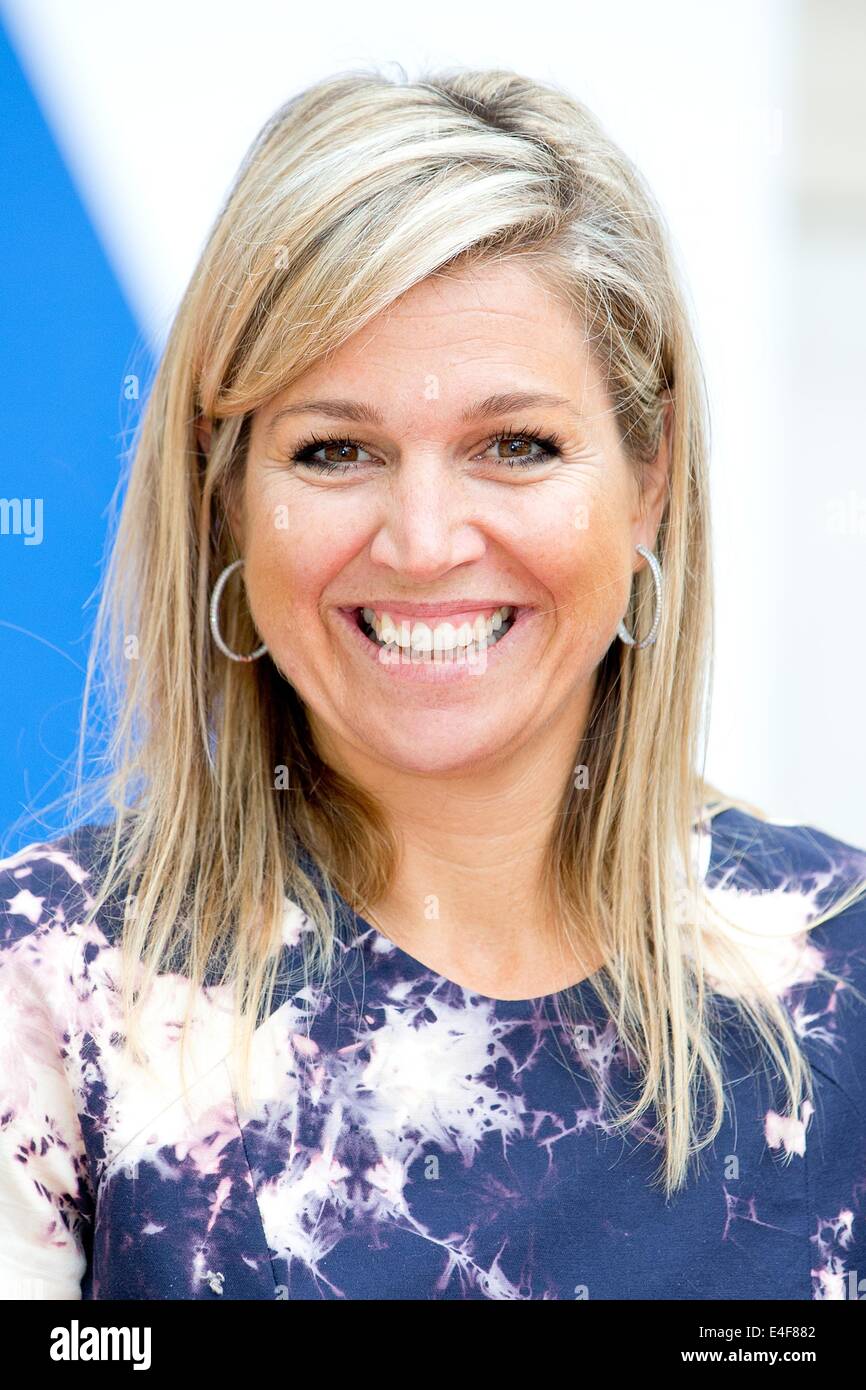 Paris, France. 09 juillet 2014. Reine Maxima des Pays-Bas s'occupe du lancement du premier rapport PISA de l'OCDE sur la littératie financière à l'OCDE (Organisation de coopération et de développement économiques) à Paris, France, 9 juillet 2014. Reine Maxima est le Secrétaire général de l ?s avocat spécial pour la finance inclusive pour le développement (UNCDF) et d'honneur de la G20 Partenariat mondial sur l'Inclusion Financière. Photo : Patrick van Katwijk/Pays-Bas ET FRANCE OUT - PAS DE SERVICE DE FIL/dpa/Alamy Live News Banque D'Images