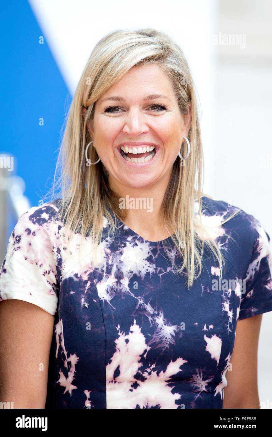 Paris, France. 09 juillet 2014. Reine Maxima des Pays-Bas s'occupe du lancement du premier rapport PISA de l'OCDE sur la littératie financière à l'OCDE (Organisation de coopération et de développement économiques) à Paris, France, 9 juillet 2014. Reine Maxima est le Secrétaire général de l ?s avocat spécial pour la finance inclusive pour le développement (UNCDF) et d'honneur de la G20 Partenariat mondial sur l'Inclusion Financière. Photo : Patrick van Katwijk/Pays-Bas ET FRANCE OUT - PAS DE SERVICE DE FIL/dpa/Alamy Live News Banque D'Images