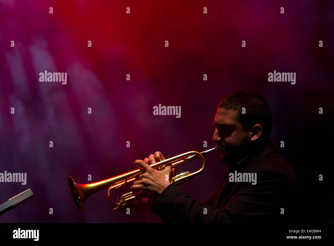 Le trompettiste Ibrahim Maalouf français effectuant à Torino Jazz Festival  Photo Stock - Alamy