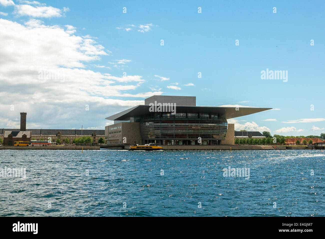 Opera House au bord de l'eau à Copenhague Banque D'Images