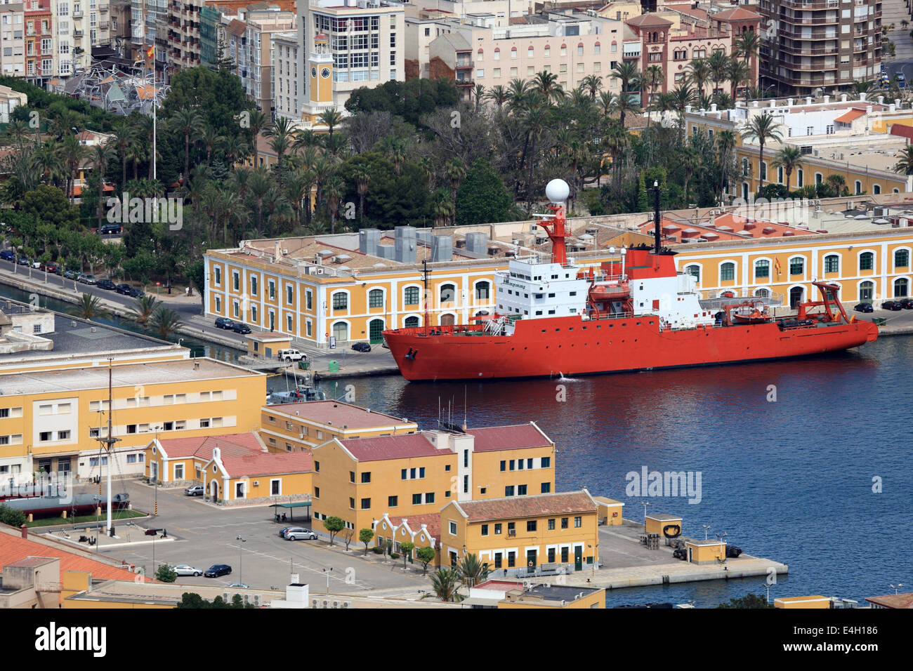 Bateau dans le port de Carthagène, région Murcie, Espagne Banque D'Images