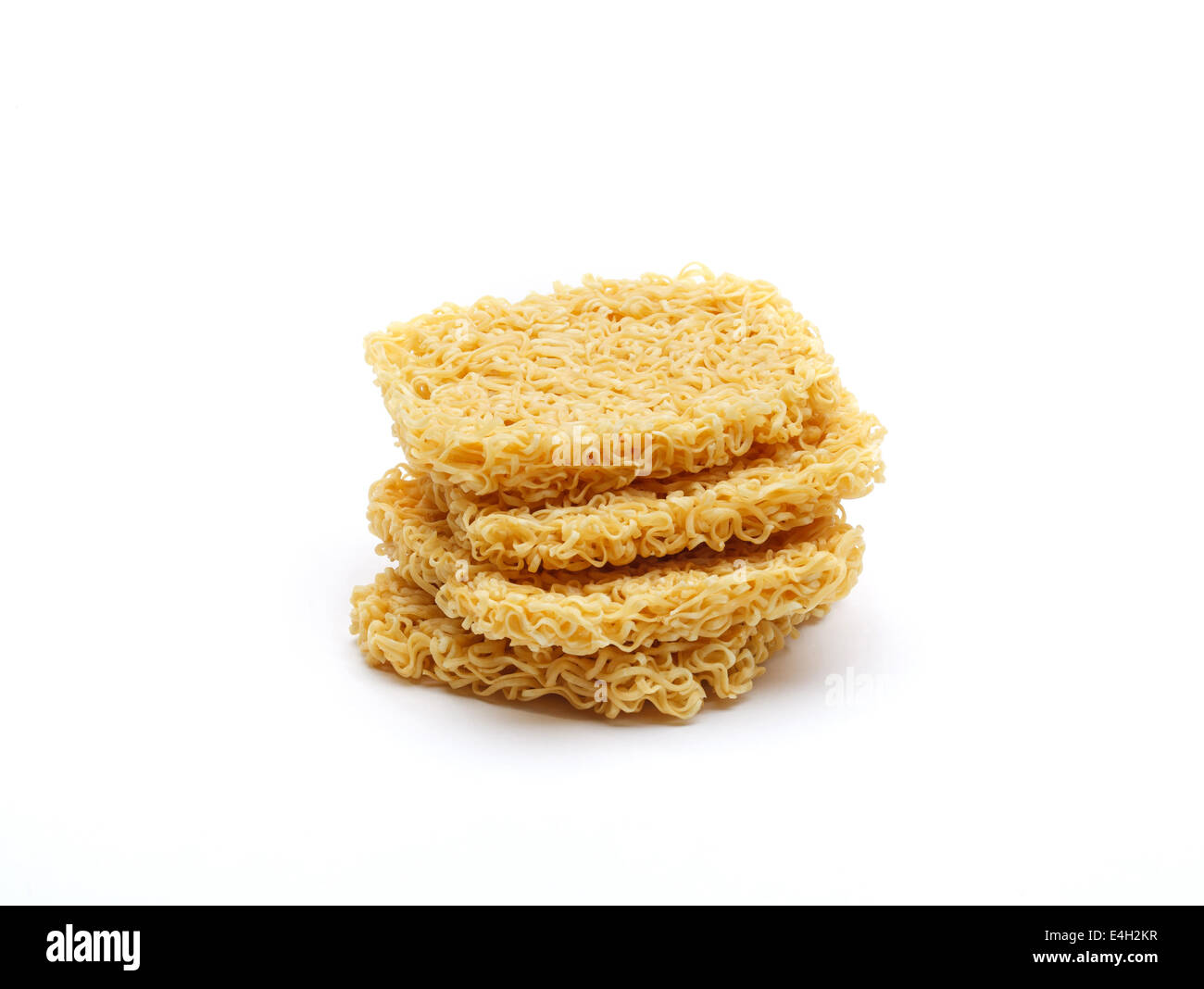 Instant asiatique style nouilles sèches isolé sur fond blanc Banque D'Images