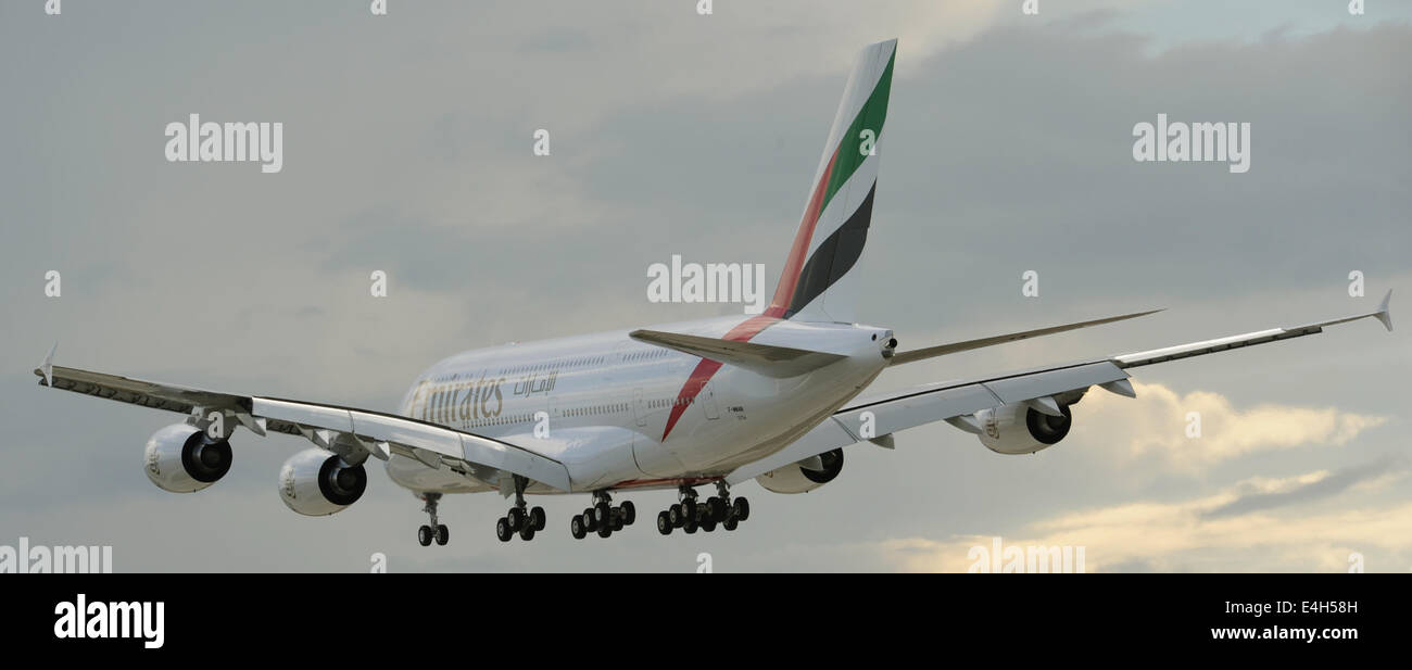 Airbus A380 vol d'essai le 4 juillet 2014 à Hambourg - Allemagne. L'avion sera bientôt livré à l'Emirates airline. Ce sera le 50ème A380 d'Emirates. Banque D'Images