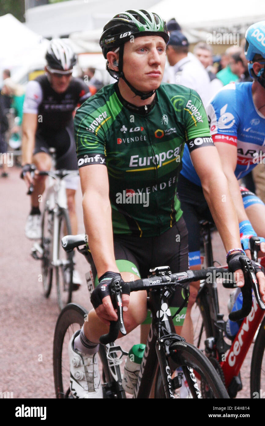 Cyril Gautier (France) de l'équipe Europcar à l'arrivée dans le centre commercial sur l'étape trois Cambridge à Londres Banque D'Images