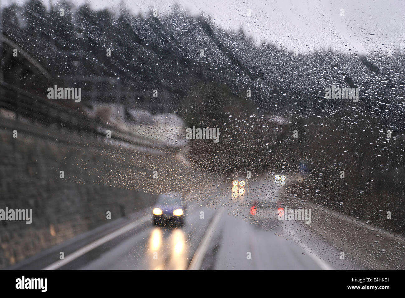 La conduite sur autoroute Banque D'Images